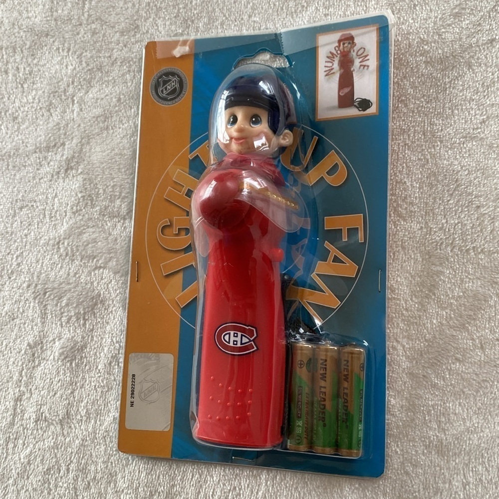 Vintage Montreal Canadians Light-Up Handheld Battery Operated Fan. New in Box - Picture 3 of 7